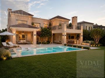 Casa · 345m² · 7 Ambientes · 2 Cocheras · Casa en Venta Vista Al Golf Barrio El Golf Nordelta Tigre
