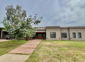Casa · 190m² · 5 Ambientes · 2 Cocheras · Casa en Venta 5 Ambientes Santa Irene, Comarcas del Luján