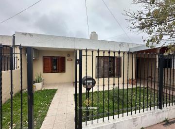Casa · 160m² · 4 Ambientes · 2 Cocheras · Casa en Venta Barrio Centro America