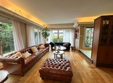 Casa · 316m² · 6 Ambientes · 1 Cochera · Casa en Venta Barrio Chauvin