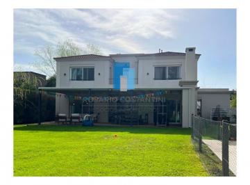 Casa · 322m² · 2 Cocheras · Casa en Venta en El Encuentro, Benavidez