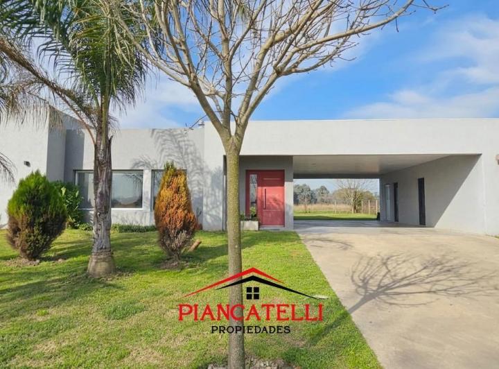 Casa · 229m² · 6 Ambientes · 4 Cocheras