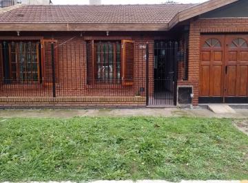 Casa · 84m² · 3 Ambientes · 1 Cochera · Venta de Casas 3 Amb. San Antonio de Padua