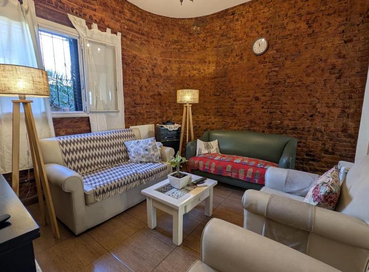 PH · 234m² · 8 Ambientes · 1 Cochera