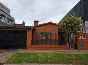 Casa · 138m² · 3 Ambientes · 1 Cochera · Casa Venta Beccar 3 Ambientes