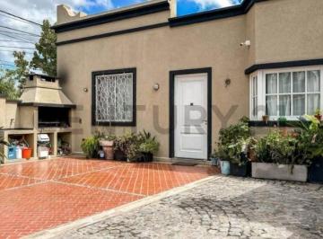 Casa · 100m² · 4 Ambientes · 2 Cocheras · Casa en Venta en Tigre