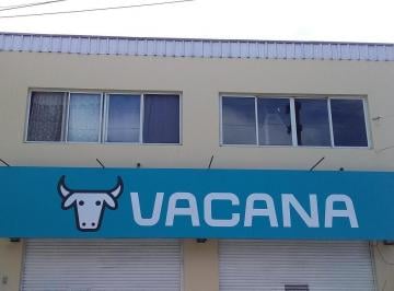 Local comercial · 244m² · 2 Ambientes · 2 Cocheras · Venta de 2 Locales Comercialales y 2 Departamentos en Planta Alta