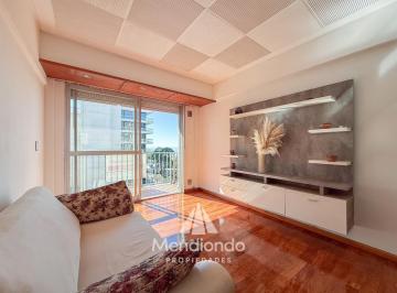 Departamento · 43m² · 2 Ambientes · Depto 2 Amb Piso 6 Al Frente con Vista Al Mar y a Plaza España. La Perla.