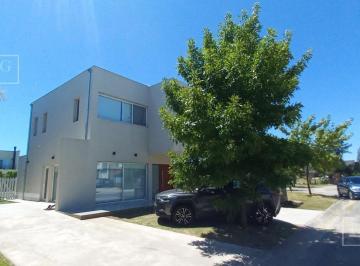 Casa · 150m² · 4 Ambientes · 2 Cocheras · Casa Vila Marina I Villanueva Tigre 3 Dorm. y Piscina (Posibilidad de Amarra)