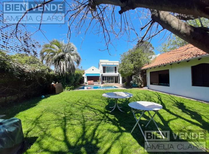 Casa · 420m² · 7 Ambientes · 4 Cocheras