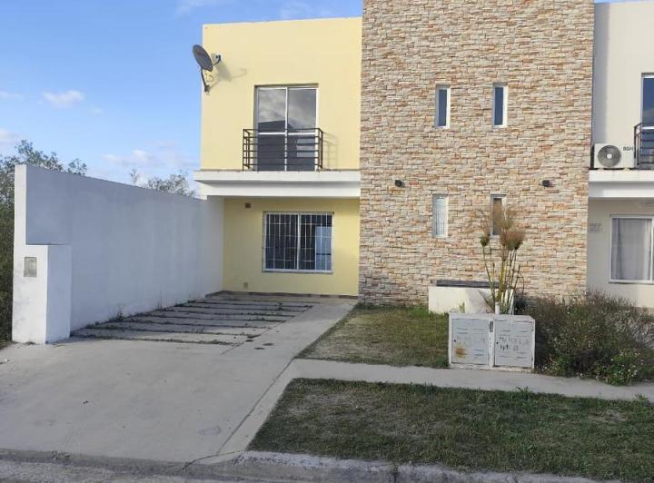 Casa · 120m² · 5 Ambientes · 1 Cochera