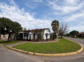Casa · 80m² · 3 Ambientes · 1 Cochera · Venta Casa 3 Ambientes con Patio y Cochera Ituzaingo Norte - Acepta Permuta