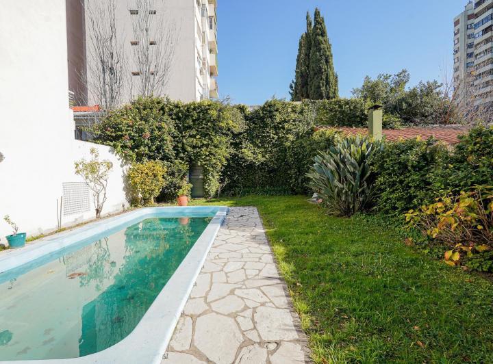 Terreno · 235m²