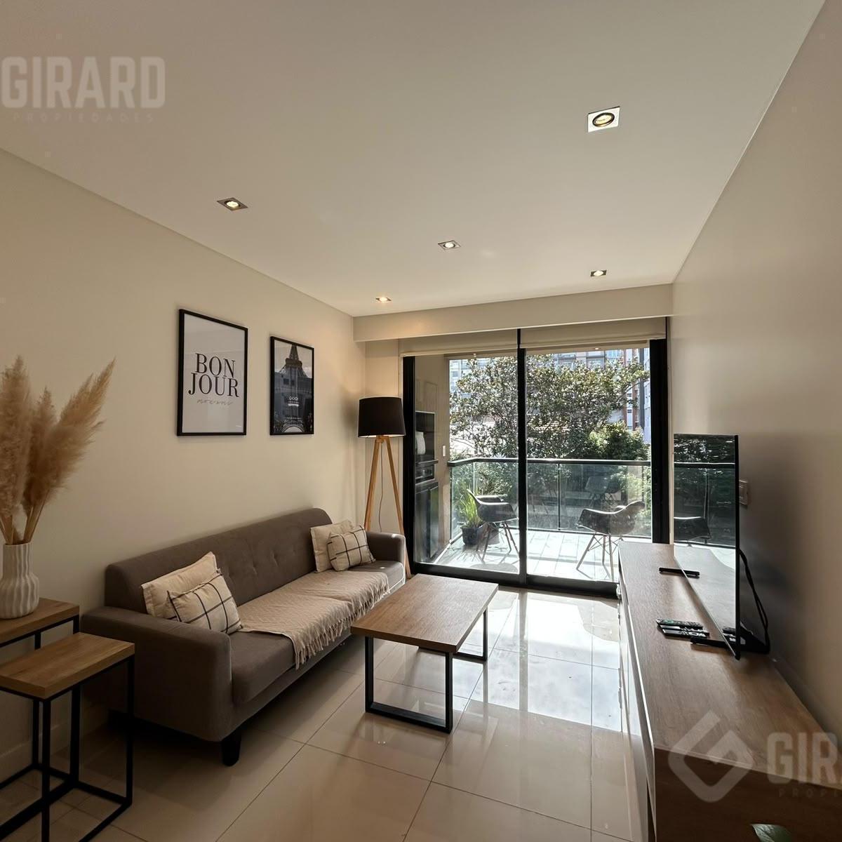 Departamento de 2 ambientes en venta con cochera y baulera en Plaza Mitre