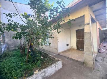 Casa · 66m² · 3 Ambientes · 2 Cocheras · Venta Casa a Refaccionar!