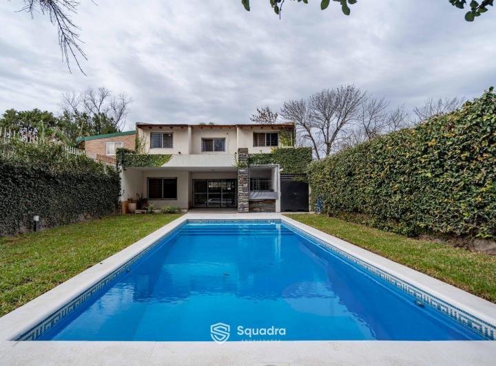 Casa · 138m² · 7 Ambientes · 2 Cocheras