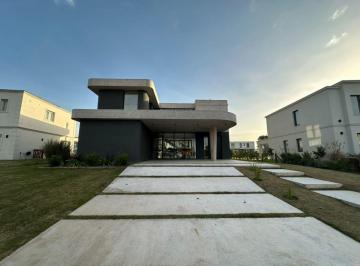 Casa de 6 ambientes, Pilar · Venta Casa Lote 850 m² La Calesa Pilará Golf Polo Se Aceptan Bienes en Parte de Pago / Financiación