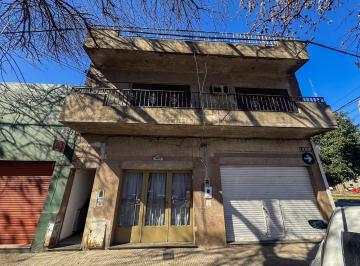 Casa · 197m² · 9 Ambientes · 1 Cochera · Venta Viviendas y Salón. Alem y Bv. Segui