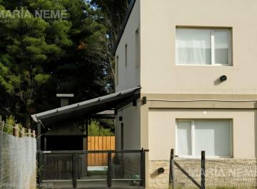 Casa · 60m² · 3 Ambientes · 1 Cochera · Del Este 85 - Duplex 60 m² - 2 Dorm. Pileta