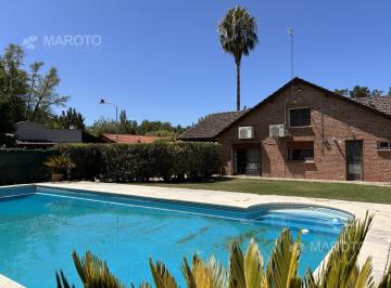 Casa · 173m² · 5 Ambientes · 3 Cocheras · Venta Casa 5 Ambientes con Amplio Parque y Pileta en Maschwitz Village