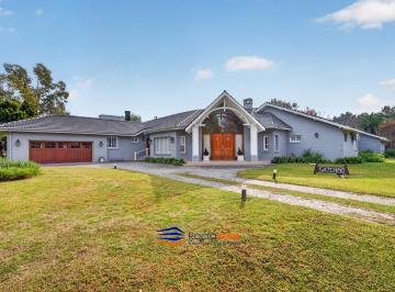 Casa · 586m² · 10 Ambientes · 2 Cocheras · Casa a La Venta en San Diego, Moreno, Acceso Oeste Km 43