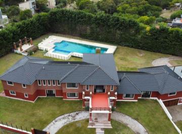 Casa de 9 ambientes, Mar Azul · Casa 9 Ambientes Venta Mar Azul