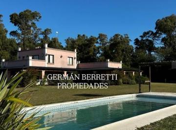 Quinta vacacional · 180m² · 5 Ambientes · 1 Cochera · Casa Quinta en Venta en Estancia Benquerencia, San Miguel del Monte, Resto de La Provincia