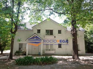 Casa · 300m² · 5 Ambientes · 3 Cocheras · Casa en Venta en Country San Diego Moreno