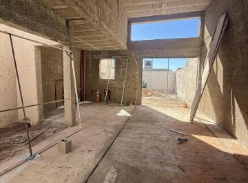 Casa · 180m² · 4 Ambientes · 2 Cocheras · Venta en Pozo Para Enero 2027