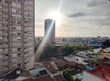 Departamento · 64m² · 3 Ambientes · Venta 3 Amb Frente Piso 7 Balcón Luz Versalles.