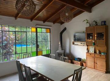 Casa · 170m² · 3 Ambientes · 2 Cocheras · Casa en Venta 3 Ambientes - Apta Credito