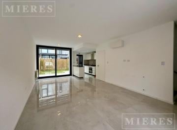 Casa · 128m² · 4 Ambientes · 1 Cochera · Triplex en Alquiler - Sunny