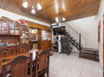 Casa · 150m² · 4 Ambientes · 1 Cochera · Venta Casa 4amb Locales Quincho Jardin Hurlingham