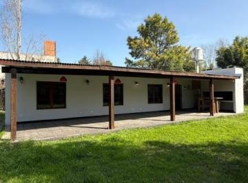 Casa · 45m² · 3 Ambientes · Alquiler - Casa 3 Amb con Terreno de 1600 m² con Galeria