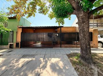 Casa · 107m² · 5 Ambientes · 2 Cocheras · Venta Casa de 4 Ambientes en Jose León Suarez