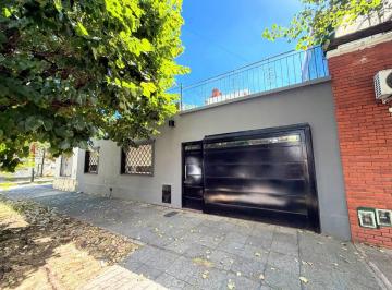 Casa de 3 ambientes, Lomas de Zamora · Casa 3 Ambientes con Cochera y Terraza - Banfield Este