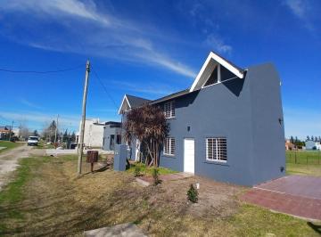 Casa · 92m² · 4 Ambientes · 1 Cochera · Casa Tipo Duplex, a Estrenar, con Escritura, en El Barrio Domselaar Chico Venta