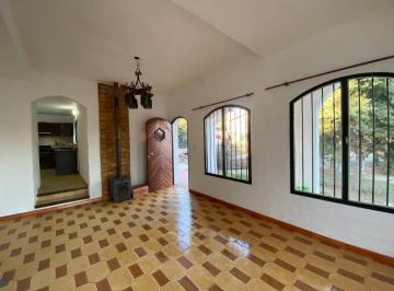 Casa · 120m² · 5 Ambientes · 2 Cocheras · Casa en Villa del Lago