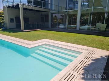 Casa · 300m² · 7 Ambientes · 1 Cochera · Casa en Venta en Barrio El Atardecer Haras Santa Maria Loma Verde