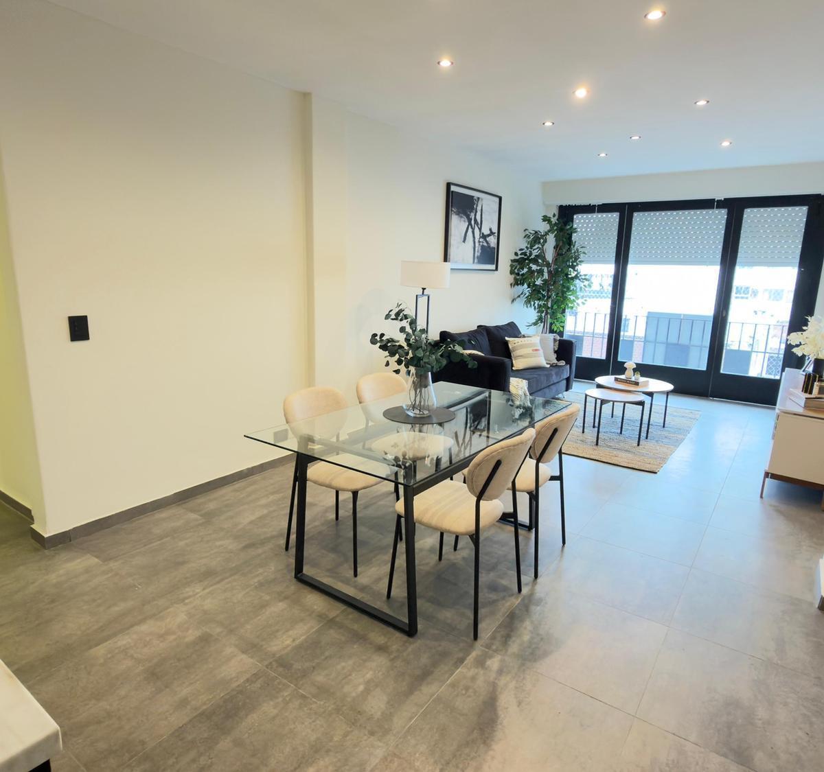 Hermoso departamento de 1 ambiente totalmente reciclado y amoblado. A metros del mar.