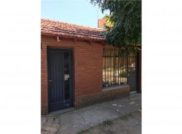 Casa · 110m² · 4 Ambientes · 2 Cocheras · Casa de Dos Dorm. con Pileta y Garage