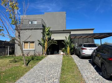 Casa · 262m² · 7 Ambientes · 2 Cocheras · Venta Casa 5 Dorm. El Naudir - Escobar
