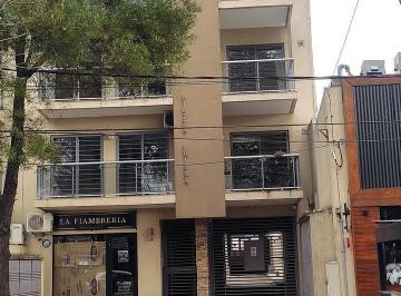 FRENTE · Departamento en Alquiler 2 Ambientes con Cochera Adrogue