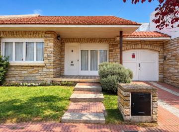 Casa · 154m² · 5 Ambientes · 2 Cocheras · - Casa en Venta - Los Troncos - Mar del Plata