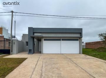 Casa · 336m² · 7 Ambientes · 1 Cochera · Casa en Barrio Los Arces