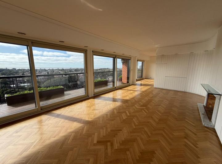 Departamento · 260m² · 5 Ambientes · 1 Cochera