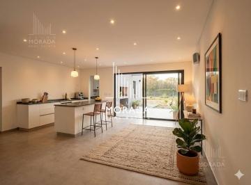 GMM-GMM-59_2 · Casa en Venta en Pilar, Barrio Santa Lucia, Pilar del Este