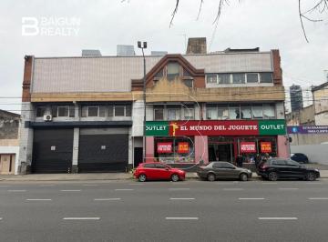 Local comercial · 2400m² · Local en Alquiler, Zona Parque Patricios