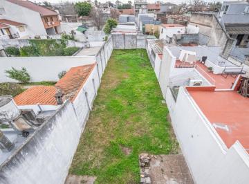 Casa · 184m² · 4 Ambientes · 3 Cocheras · Casa. 4 Amb. Lote 50 m. Jardin. a Refaccionar. Villa Devoto. Av Mosconi 4177