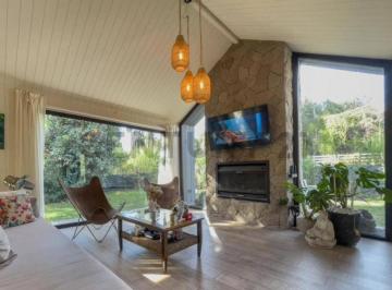 Casa · 120m² · 3 Ambientes · 2 Cocheras · Venta Casa Villa La Angostura